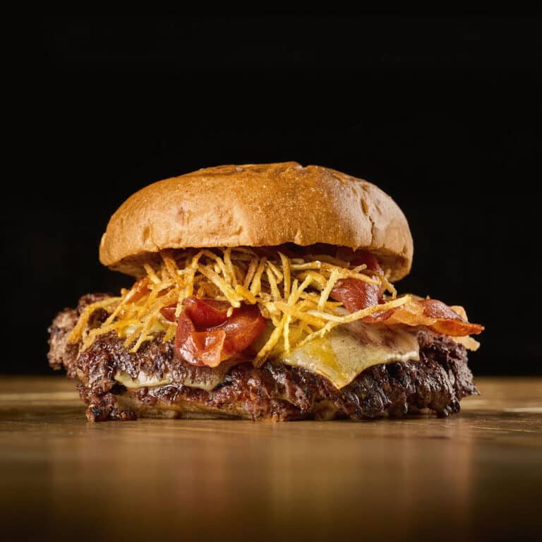 Castiza Circo Burger - hamburguesa smash con jamón ibérico y queso ahumado