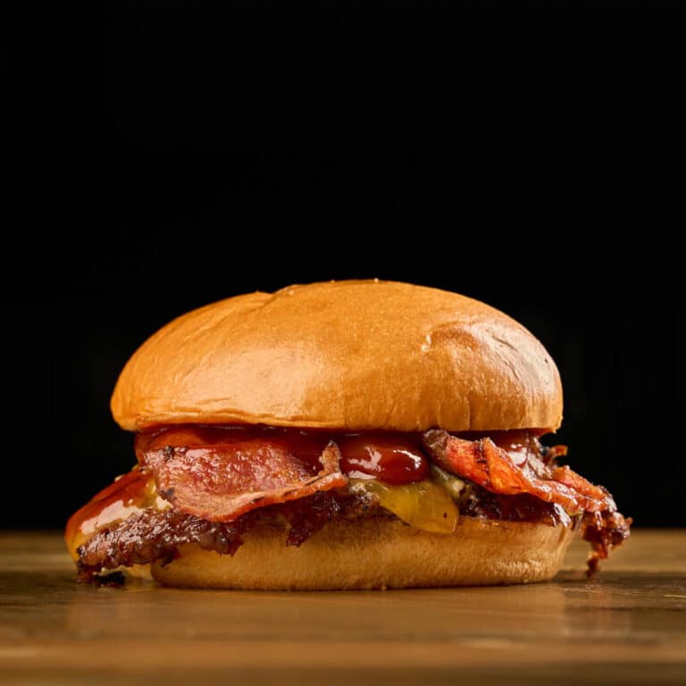 Old School Smash Circo Burger - doble bacon y sweet BBQ casera